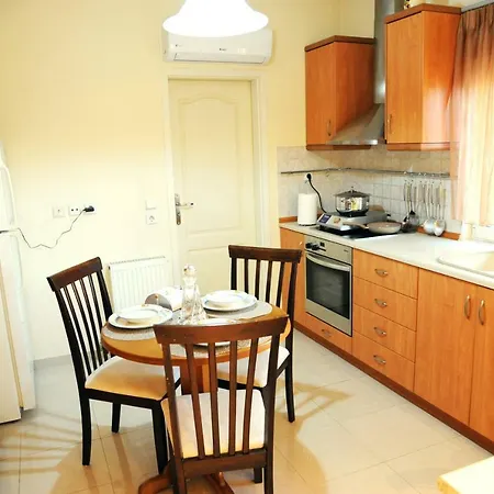 Cozy 100 Meters From The Sea Διαμέρισμα *